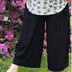 Diane Kennedy Black Wide-Leg Cropped Pants